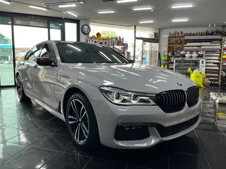 BMW 740d G12 택랩 슬레이트 그레이 (SLATE GREY) 고광택 필름 전체 랩핑 시공 대전 카드레스스킨 / 대전 중구 산성동