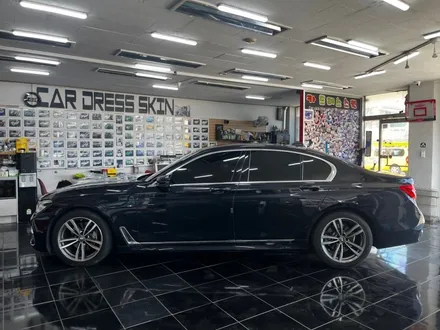 BMW 7시리즈 G바디 크롬죽이기 시공 대전 카드레스스킨 / 대전 중구 산성동