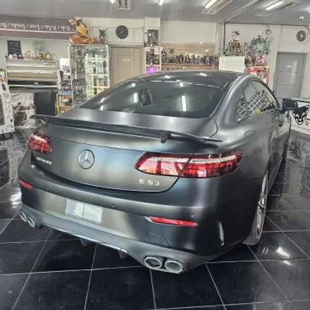 벤츠 AMG E53 쿠페 사틴 블랙 색상 전체 랩핑 시공 및 크롬죽이기 대전 카드레스스킨 / 대전 중구 산성동