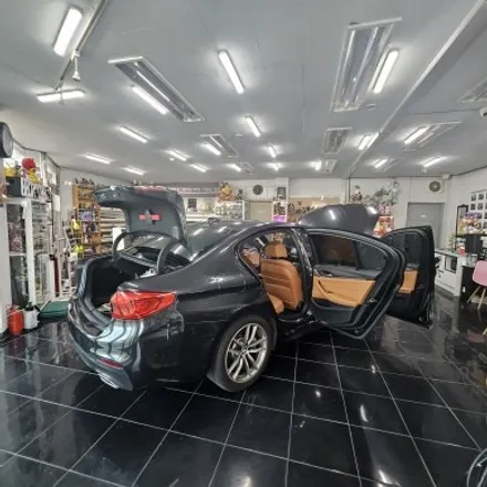 BMW 520d 대전 전체랩핑 시공 카드레스스킨 전문샵 / 대전 중구 산성동
