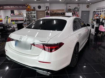 벤츠 S450d 택랩 고광택 밀레니얼 핑크(millennial pink) 전체 랩핑 대전 카드레스스킨 / 대전 중구 산성동