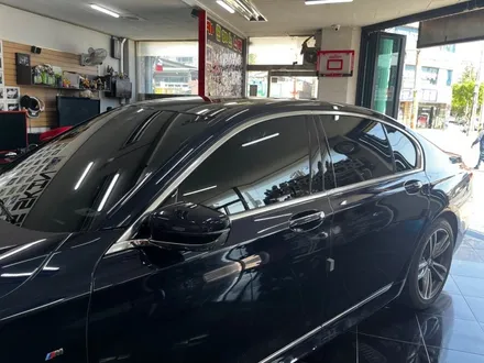 BMW 7시리즈 G바디 크롬죽이기 시공 대전 카드레스스킨 / 대전 중구 산성동