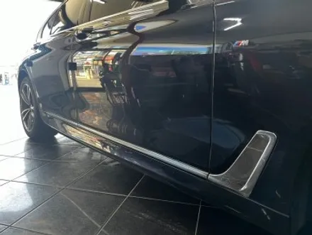 BMW 7시리즈 G바디 크롬죽이기 시공 대전 카드레스스킨 / 대전 중구 산성동