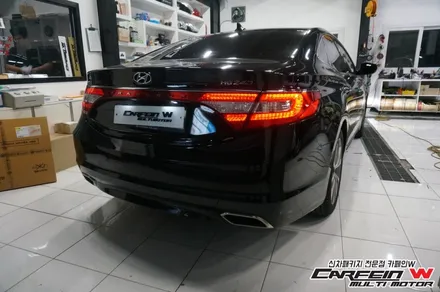 [그랜져HG] 풋등, 컵홀더, 도어캐치 모두 블루로 통일하고나니 실내 LED튜닝 끝났네! - 김포 카페인W / 대구시 수성구