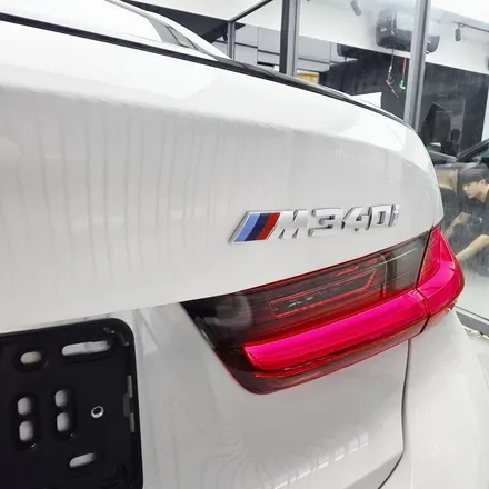 화이트 차량과 어울리는 반사 썬팅 글라스틴트 레이니블루 - BMW M340i LCi2 / 구리 토평동
