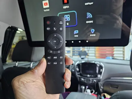 오산 평택 가성비있는 천정모니터 XM2200 EV10 [ 22인치 대형 모니터 ] 트레버스 차량 장착 / 평택시 진위면