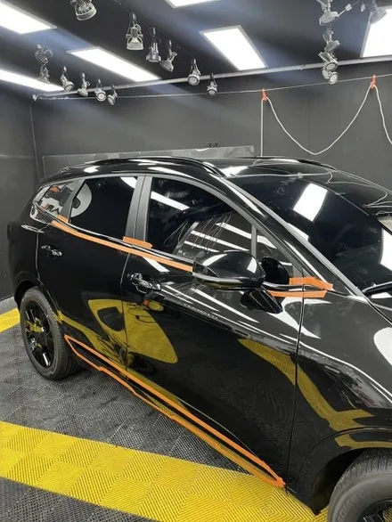 울주군 스포티지 NQ5 페이스리프트  크롬 딜리트, 블랙 엠블럼,순정 사이드 스탭 시공 | 🚗     크롬딜리트 하나로 분위기 달라진 NQ5 페이스리프트 / 울산광역시 울주군