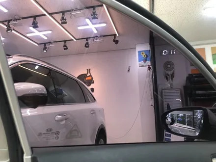 [온산썬팅] 오래된 전면썬팅 색도 보라색으로 빠지고 본드도 우글쭈글 거려 재작업 / 울산광역시 울주군
