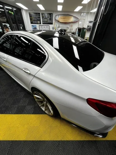 덕신 고광택 랩핑 / BMW G 바디 530e 랩핑 제거 & 고광택 랩핑 재시공 / Niepa(니파)-Polar grey(폴라그레이) 필름 사용 / 📮 고광택 랩핑이란? / 울산광역시 울주군