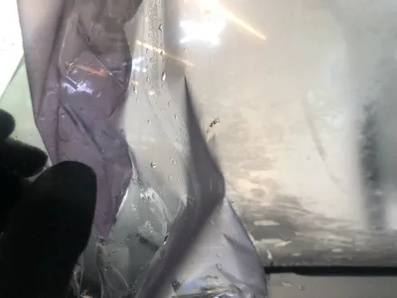 [온산썬팅] 오래된 전면썬팅 색도 보라색으로 빠지고 본드도 우글쭈글 거려 재작업 / 울산광역시 울주군
