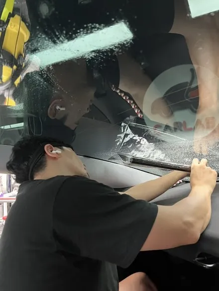 온산 테슬라 모델3 하이랜드 신차 전체썬팅 |솔라가드 차콜 전면 32%, 측후면 13%| 🚗 부부가 함께 직접 시공하는 만큼, 결과로 차이를 보여드립니다!! / 울산광역시 울주군