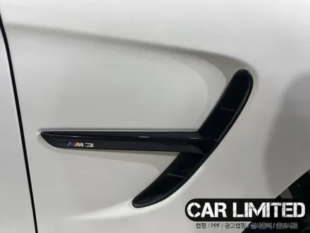 BMW M3 전체랩핑·라이트필름 시공 / 에이버리 슈프림 유광 화이트 / 인천랩핑 / 구월동랩핑 / 랩핑 / 카 리미티드[CAR LIMITED] / 인천, 부평, 부천