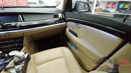 대전 BMW 5GT 순정엠비언트 광량업 / DMX엠비언트 사용 / 스마트폰 앱을 이용하여 색상및 모드변경 / 대전 DMX엠비언트 / 대전 대덕