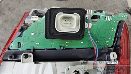 대전 아우디A8L 테일램프 후미등 LED고장 수리(좌측 후방등 경고등 점등) / 대전, 청주, 세종
