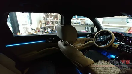 기아 MQ4 쏘렌토 DMX 엠비언트 라이트 시공 풋등 순정엠비언트가 없어도 비노출 아크릴 무드등 대전 세종 / 대전 대덕