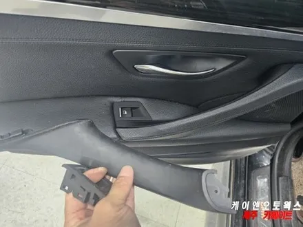 제주 BMW 5시리즈 사이드미러 유리 파손 옵틱글라스 광각 미러 교체, 끈적이는 도어 손잡이 교체 / 제주시 오라삼동