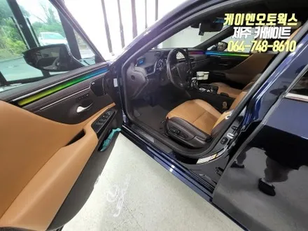 제주 렉서스 ES300H 카카오파츠 무빙 엠비언트 무드등 시공 작업 / 제주시 오라삼동