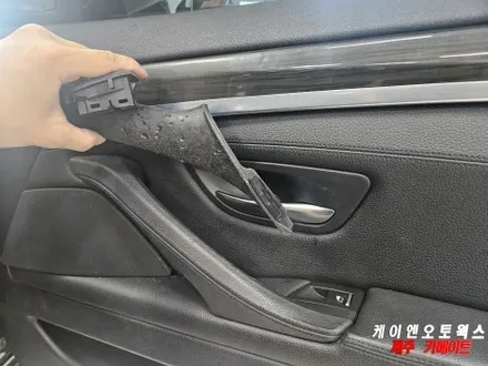 제주 BMW 5시리즈 사이드미러 유리 파손 옵틱글라스 광각 미러 교체, 끈적이는 도어 손잡이 교체 / 제주시 오라삼동