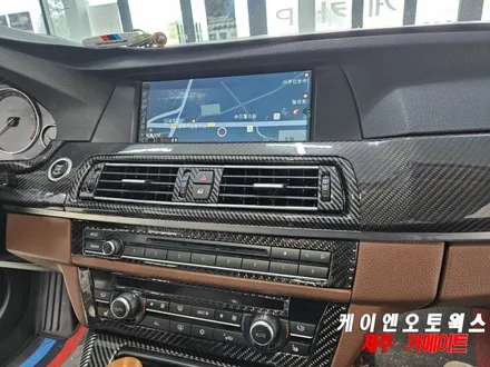 BMW 528i 자동차 안드로이드 올인원 네비, 14.9인치 대화면 용품 장착 튜닝 / 제주시 오라삼동