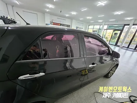 모닝 자동차 빛 바램, 기포 현상 심한 썬팅지 제거 후 나노필름 NF4 필름지 재시공 작업 / 제주시 오라삼동
