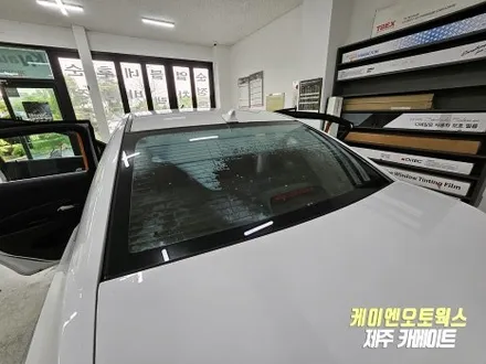 제주 썬팅 재시공 후기, 쉐보레 크루즈 차량 빛바랜 필름지 제거 후 나노필름 NF4 틴팅 / 제주시 오라삼동