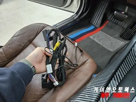 BMW 528i 자동차 안드로이드 올인원 네비, 14.9인치 대화면 용품 장착 튜닝 / 제주시 오라삼동