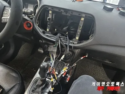 지프 컴패스 순정 모니터 파손 -> 리드아이 T4 안드로이드 네비 업그레이드 튜닝 / 제주시 오라삼동