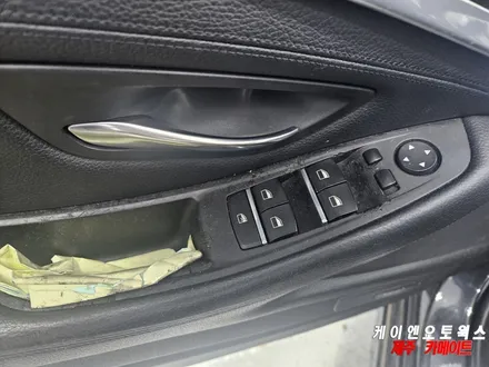 제주 BMW 5시리즈 사이드미러 유리 파손 옵틱글라스 광각 미러 교체, 끈적이는 도어 손잡이 교체 / 제주시 오라삼동