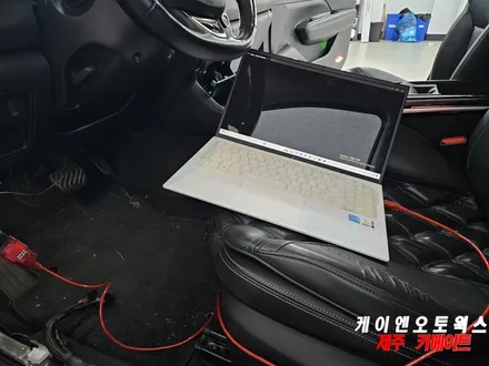 제주 QM6 조그셔틀 RGB 컵홀더 플레이트, 순정 엠비언트 연동 작업 / 실내 감성 업그레이드 튜닝 / 제주시 오라삼동