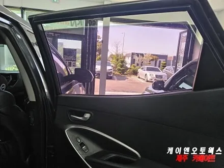 제주 싼타페DM 버텍스 500 썬팅 재시공, 기능 잃은 썬팅 방치하면 손해입니다. / 제주시 오라삼동