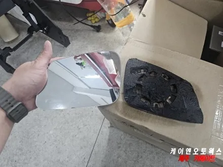 제주 BMW 5시리즈 사이드미러 유리 파손 옵틱글라스 광각 미러 교체, 끈적이는 도어 손잡이 교체 / 제주시 오라삼동