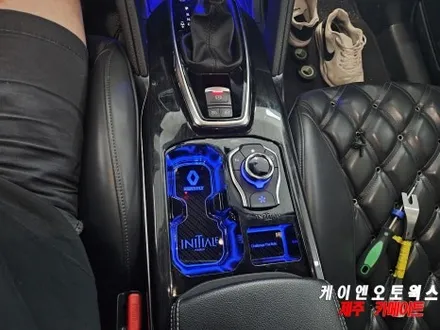 제주 QM6 조그셔틀 RGB 컵홀더 플레이트, 순정 엠비언트 연동 작업 / 실내 감성 업그레이드 튜닝 / 제주시 오라삼동