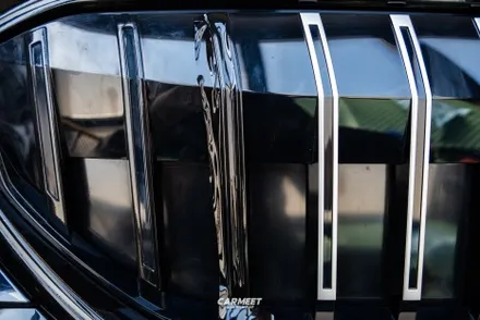 부산랩핑 bmw g60 520i 신형 5시리즈 그릴 크롬죽이기