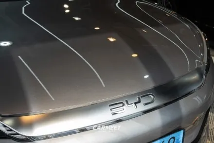 부산 BYD 아토3 크롬죽이기 엠블럼 랩핑까지 (명지 에코델타) / 부산 명지동