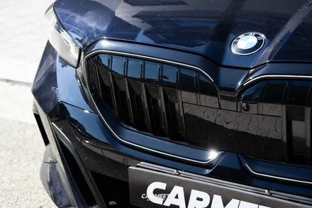 부산랩핑 bmw g60 520i 신형 5시리즈 그릴 크롬죽이기