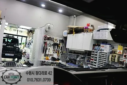 올 뉴 랭글러 썬팅 , 블랙박스, 보조배터리, 수원 썬팅전문점 , 수입차 블랙박스 보조배터리 전문 시공점 / 수원 권선