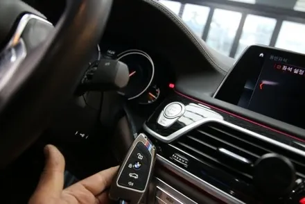 BMW 740I 모바일 원격 시동 블랙박스 보조배터리 시공 후기 수원 안산 용인 화성 동탄 수입차 원격 시동 보조배터리 전문 시공점 / 수원 권선