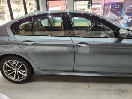 인천 부평 부개동 “카프라우드” BMW 520D G바디 레인보우 v90 썬팅 시공