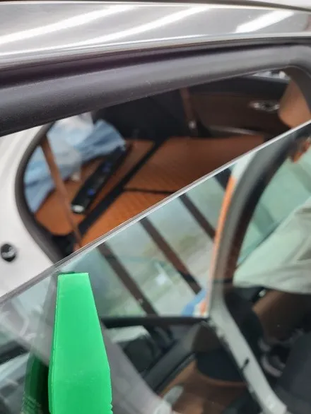 천안 틴팅 솔라가드 프리미엄 퀀텀 하고 싶어서... 다 뜯어버림!
