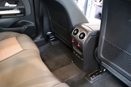 천안실내튜닝샵 리앤뉴에서 BMW IX1, 벤츠 EQA 2열 열선시공한 후기 보여드립니다 아산 수원 동탄 안산