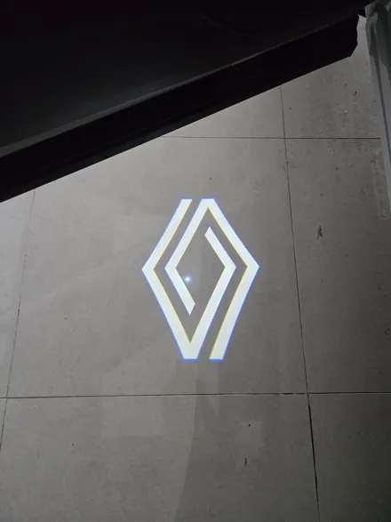 르노 그랑콜레오스 엠비언트 라이트 시공과 로장주 도어스팟 램프 튜닝으로 더 고급스럽게! / 광주 북구