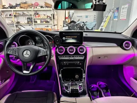 w205 C클래스 송풍구 엠비언트라이트(벤풍구)로 감성있는 실내분위기 조성하기