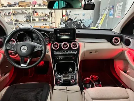 w205 C클래스 송풍구 엠비언트라이트(벤풍구)로 감성있는 실내분위기 조성하기