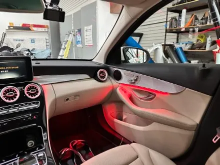 w205 C클래스 송풍구 엠비언트라이트(벤풍구)로 감성있는 실내분위기 조성하기