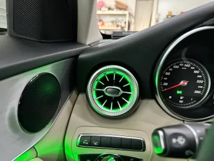 w205 C클래스 송풍구 엠비언트라이트(벤풍구)로 감성있는 실내분위기 조성하기