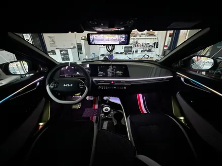 구미 EV6 에이비클 무빙엠비언트라이트로 높은 만족도의 실내 분위기를 조성