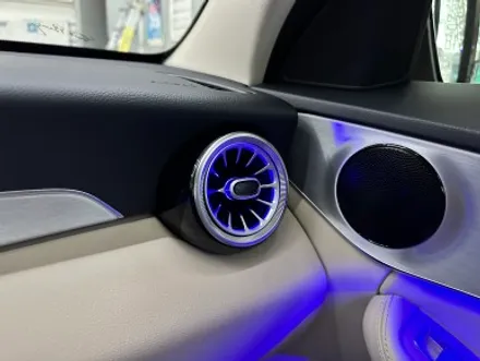 w205 C클래스 송풍구 엠비언트라이트(벤풍구)로 감성있는 실내분위기 조성하기