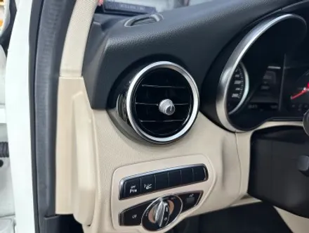 w205 C클래스 송풍구 엠비언트라이트(벤풍구)로 감성있는 실내분위기 조성하기