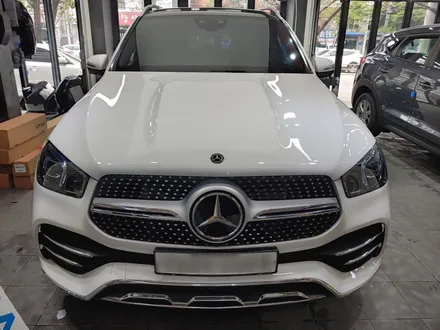 화이트 * GLE 4MATIC  퀀텀 + 옵틱글래스 + PPF + 유리막 레이어링 + 휠코팅 + 보조배터리 + 블랙박스 + / 서울 광진구, 중곡, 건대