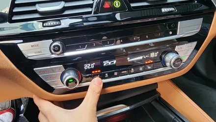 BMW 520i 임페리얼 블루, 신차검수 솔라가드썬팅 보조배터리 방음 유리막, 발수코팅 완벽 시공 \'송파구 신차패키지\' / 서울 광진구, 중곡, 건대